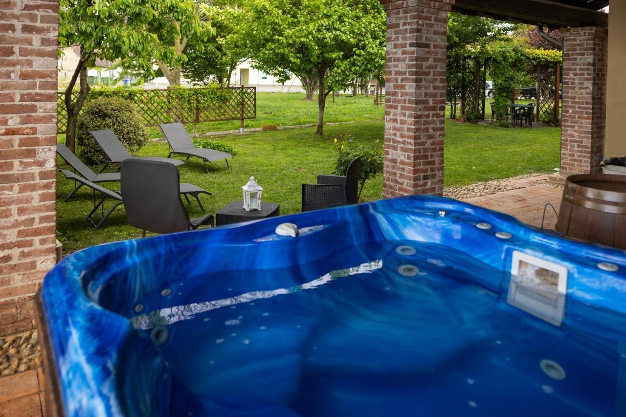 Bottera With Jacuzzi In The Garden Cuneo Langhe Piemonte